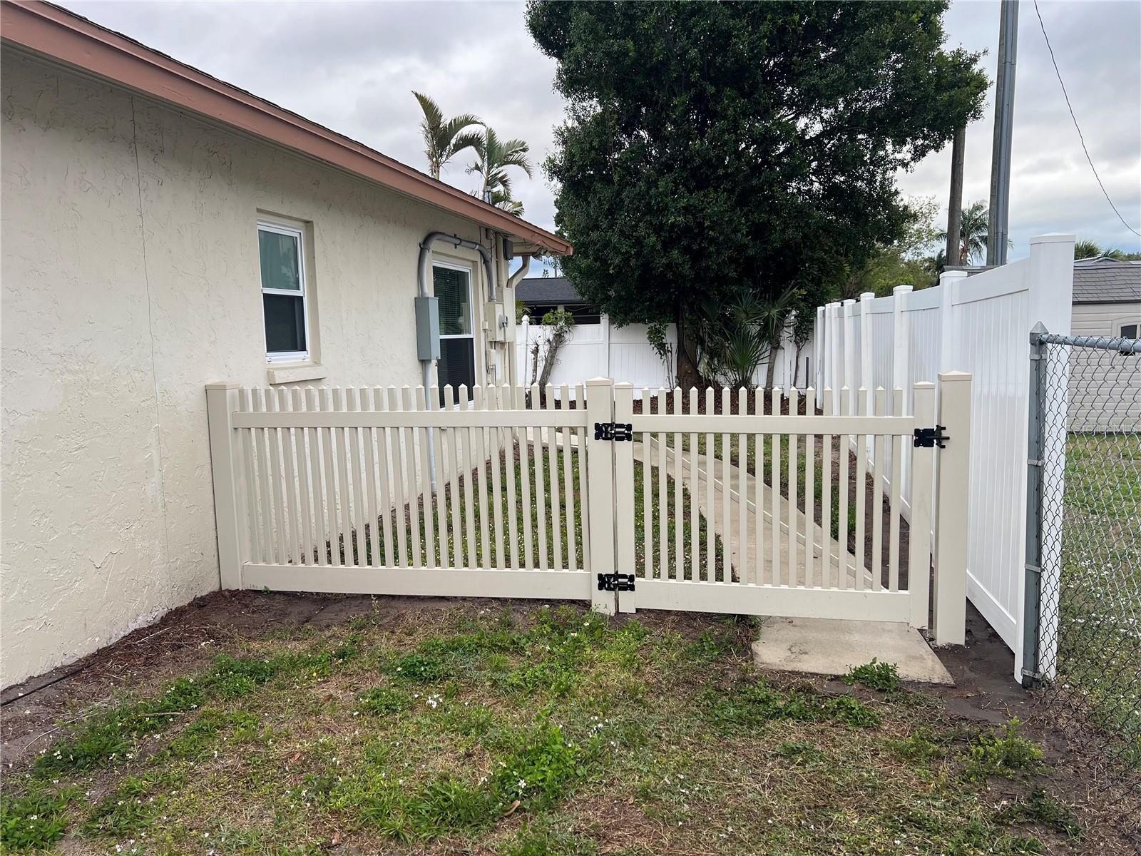 SOUTH GATE RIDGE 03 - Residential Lease