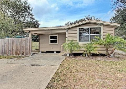 Photo of 107 6th Street NE, Largo, FL 33770 (MLS # OM708077) Photo of 107 6th Street NE, Largo, FL 33770 (MLS # OM708077)