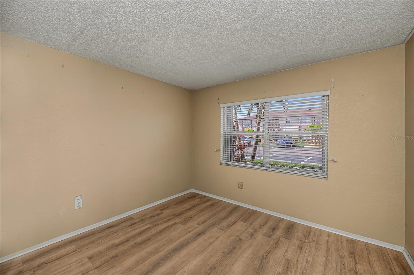 DEEP CREEK GARDENS PH 02 - Residential