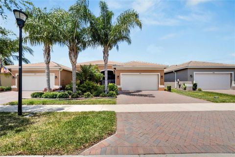 A home in WIMAUMA