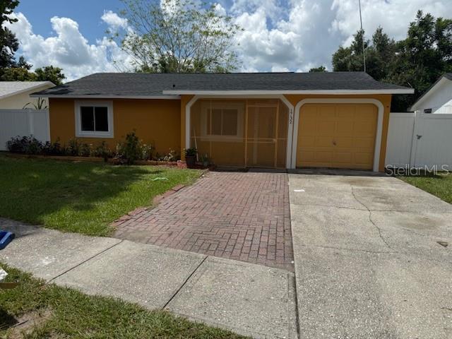 Very nice and beautiful home in North East Winter Haven area. 3/2 plus a bonus room.