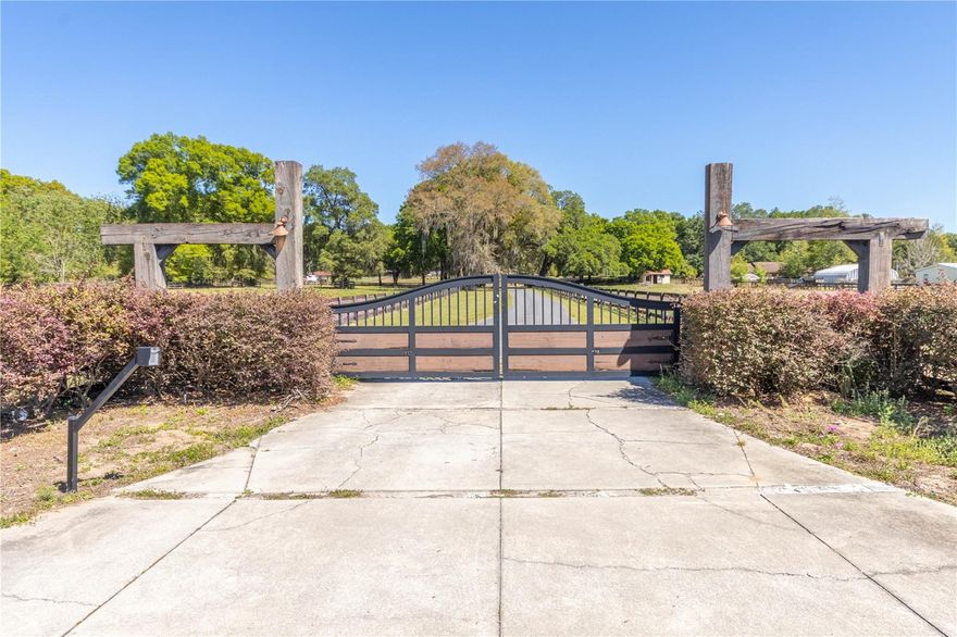 Amazing 5+ acres zoned Agricultural (A1) with NO HOA. Land is clear and is ready to build your dream home! Don’t miss out on this great opportunity! Rare find in SW Ocala. Gate is shared with three other parcels. Centrally located near hospitals, restaurants, and shopping. Approximately 18 minutes from World Equestrian Center.