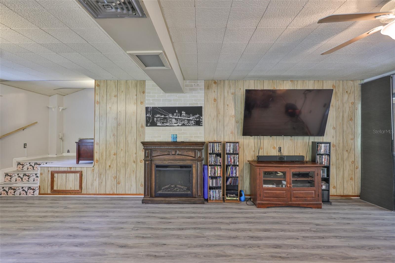 RIVERSIDE ESTATES 14 PAGE - Residential