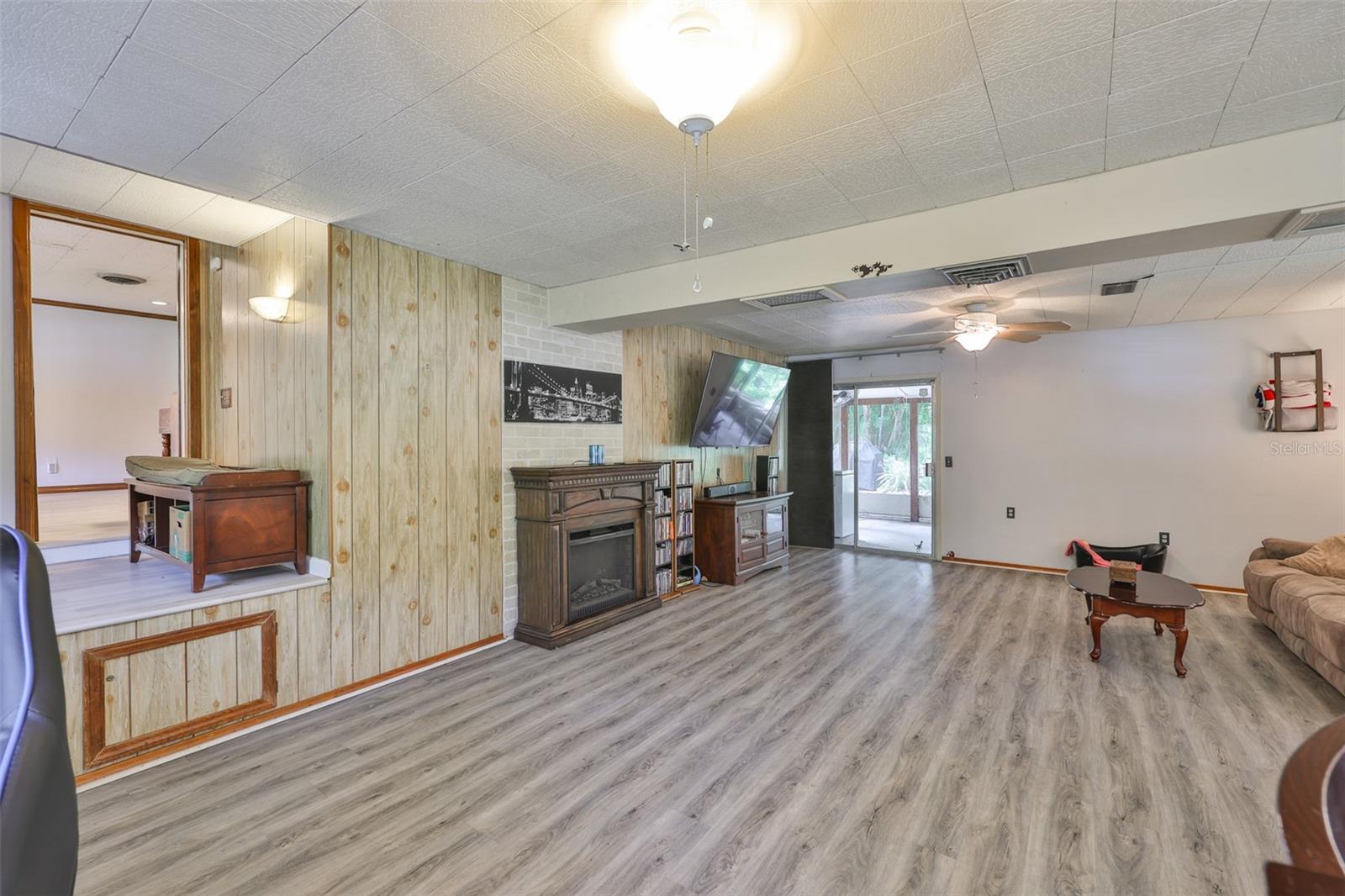 RIVERSIDE ESTATES 14 PAGE - Residential