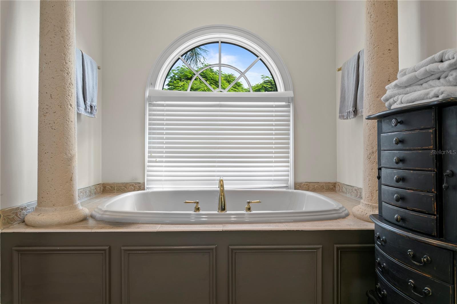 TORTUGA CIRCLE REP - Residential