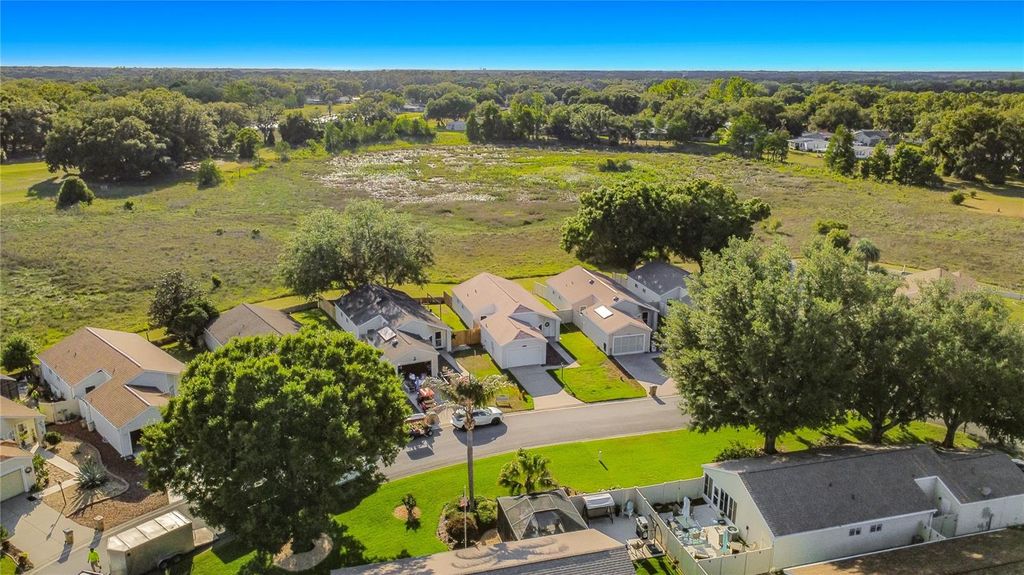 Photo of 4940 Heron Run Circle, Leesburg, FL 34748 (MLS # G5112020)