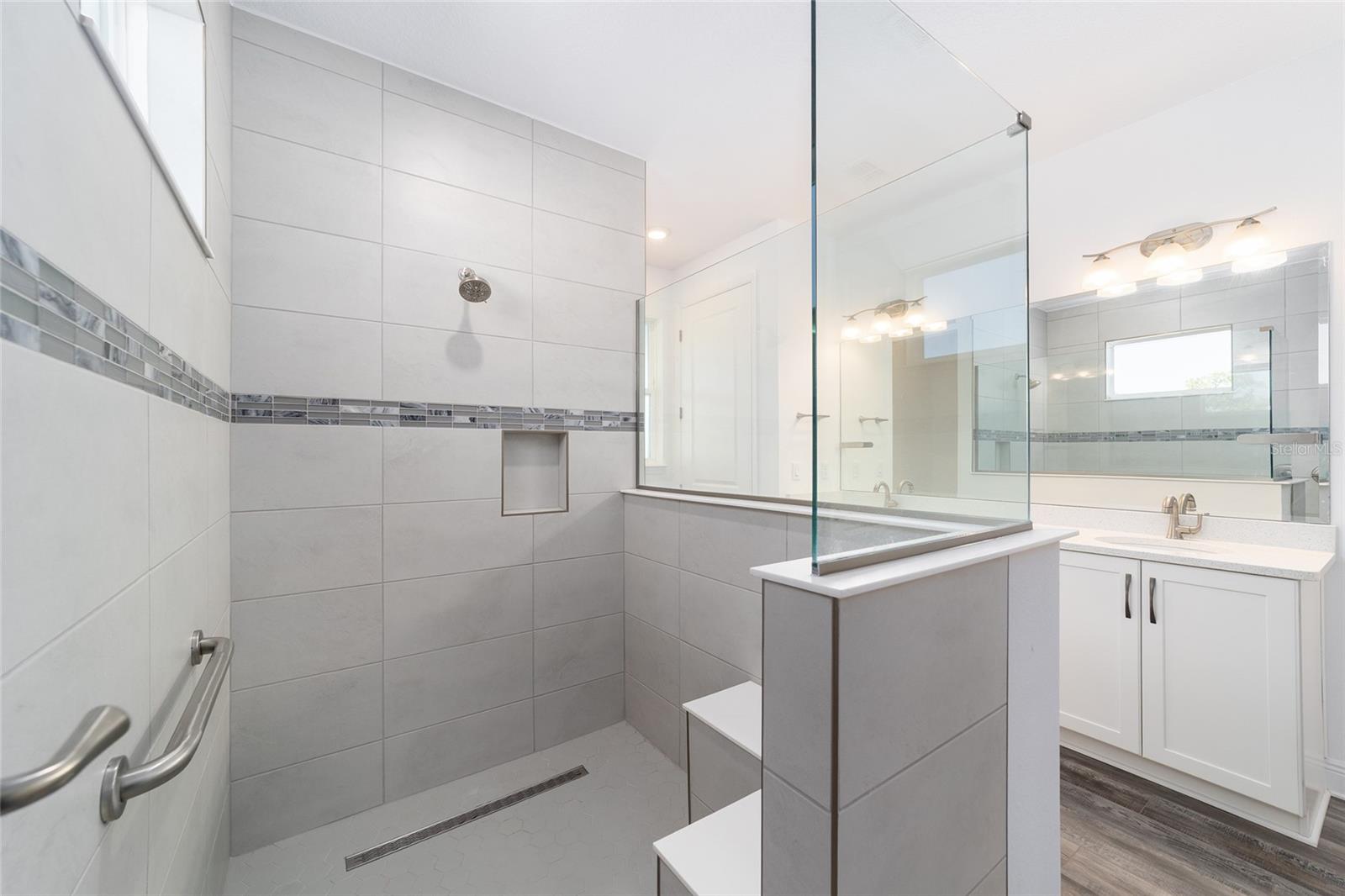 ON TOP OF THE WORLD - Residential