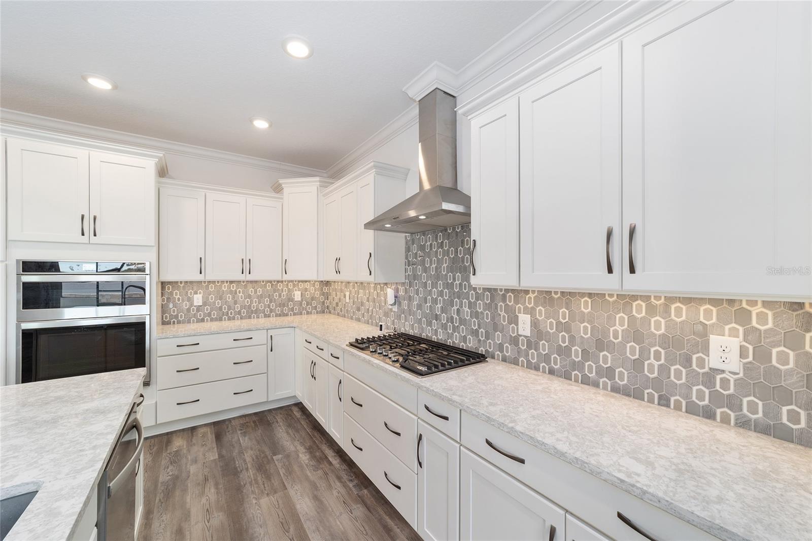 ON TOP OF THE WORLD - Residential