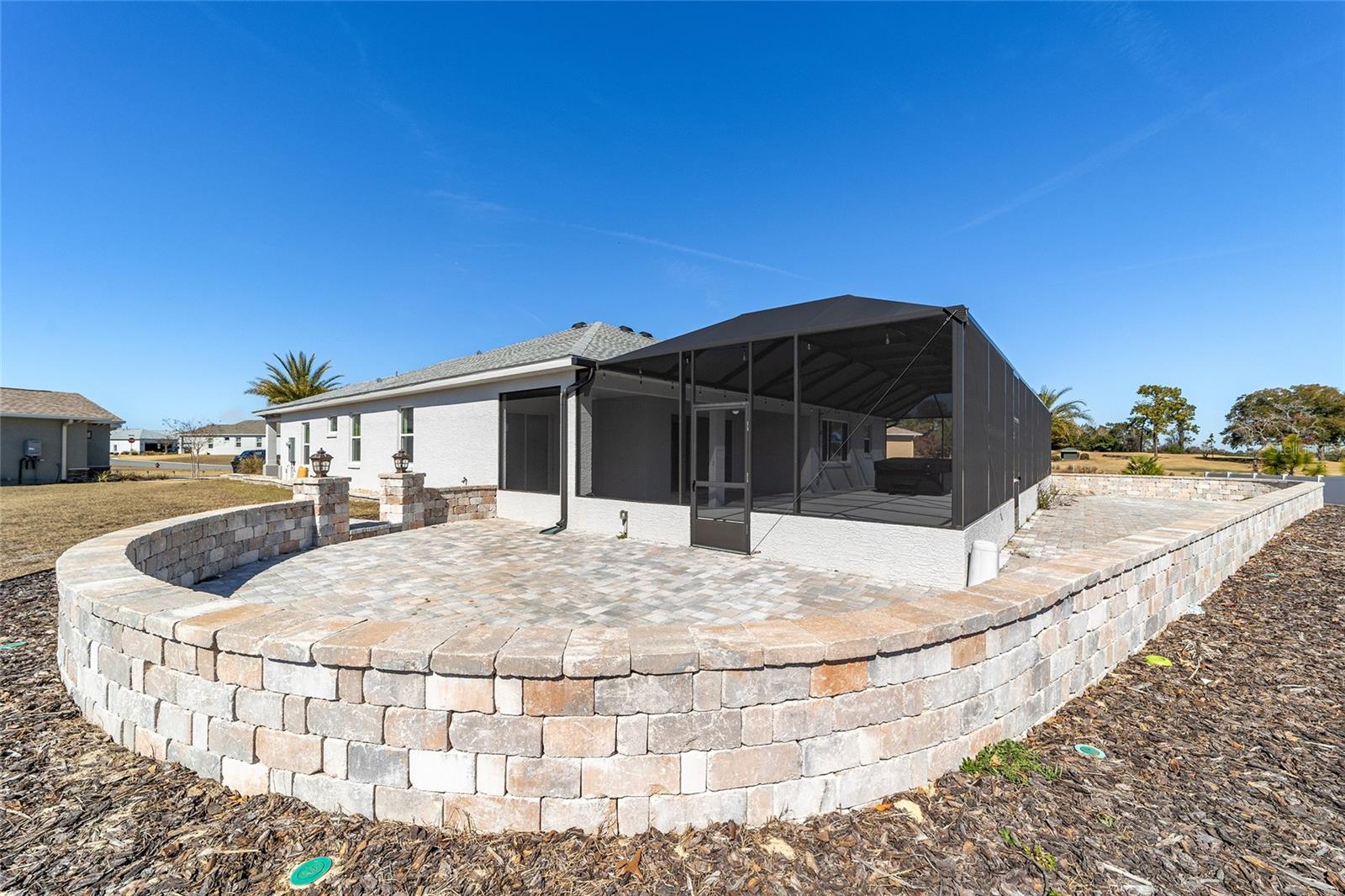 ON TOP OF THE WORLD - Residential