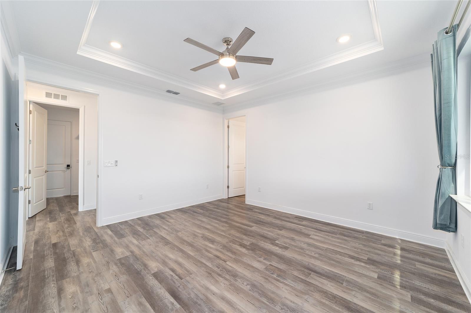 ON TOP OF THE WORLD - Residential