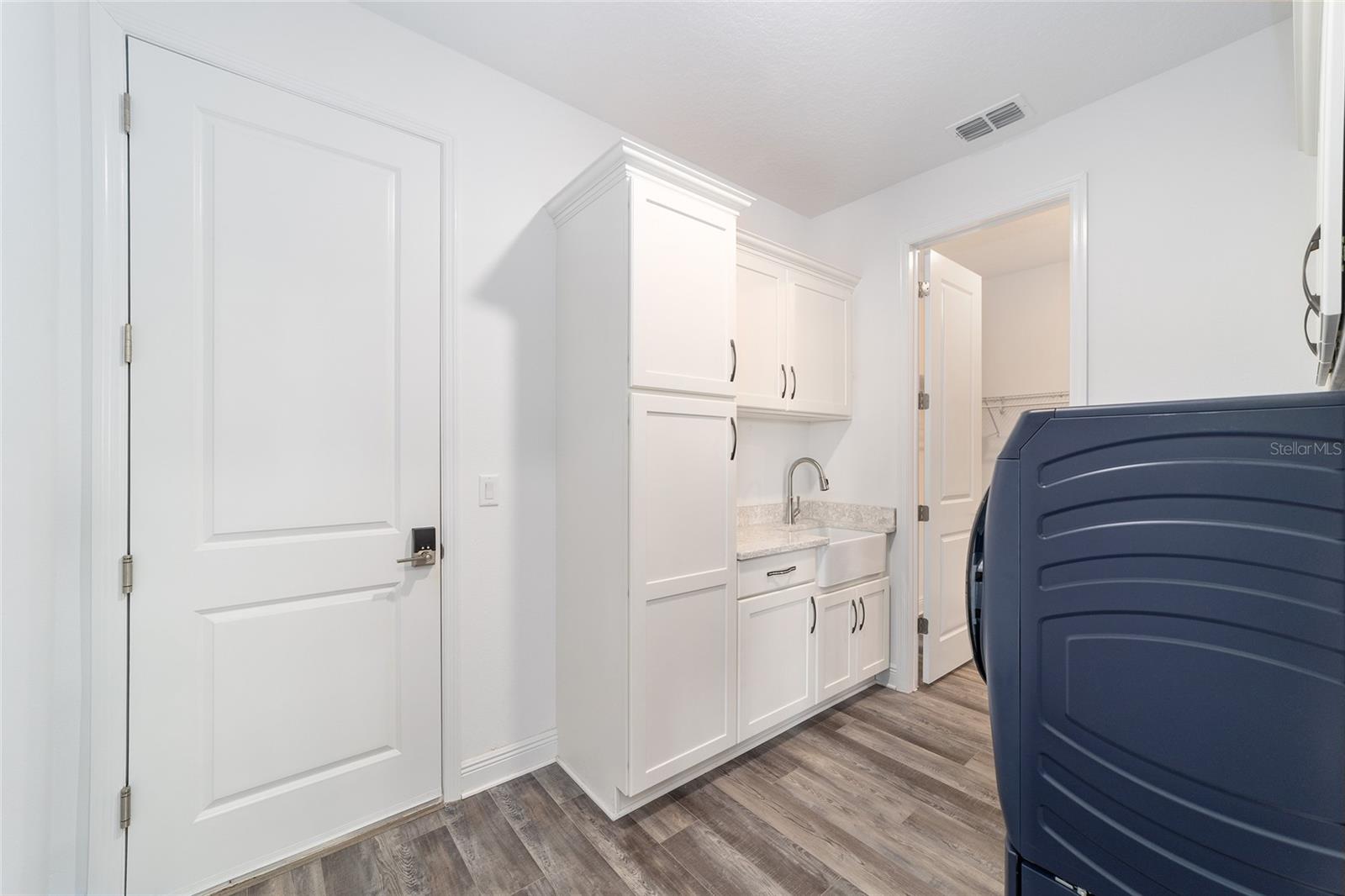 ON TOP OF THE WORLD - Residential