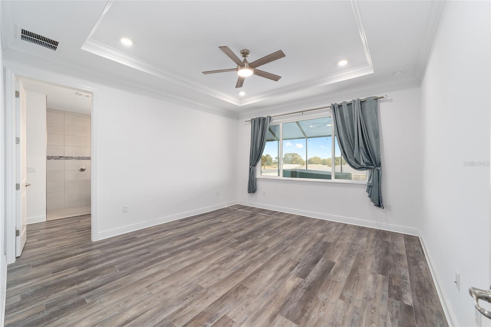 ON TOP OF THE WORLD - Residential