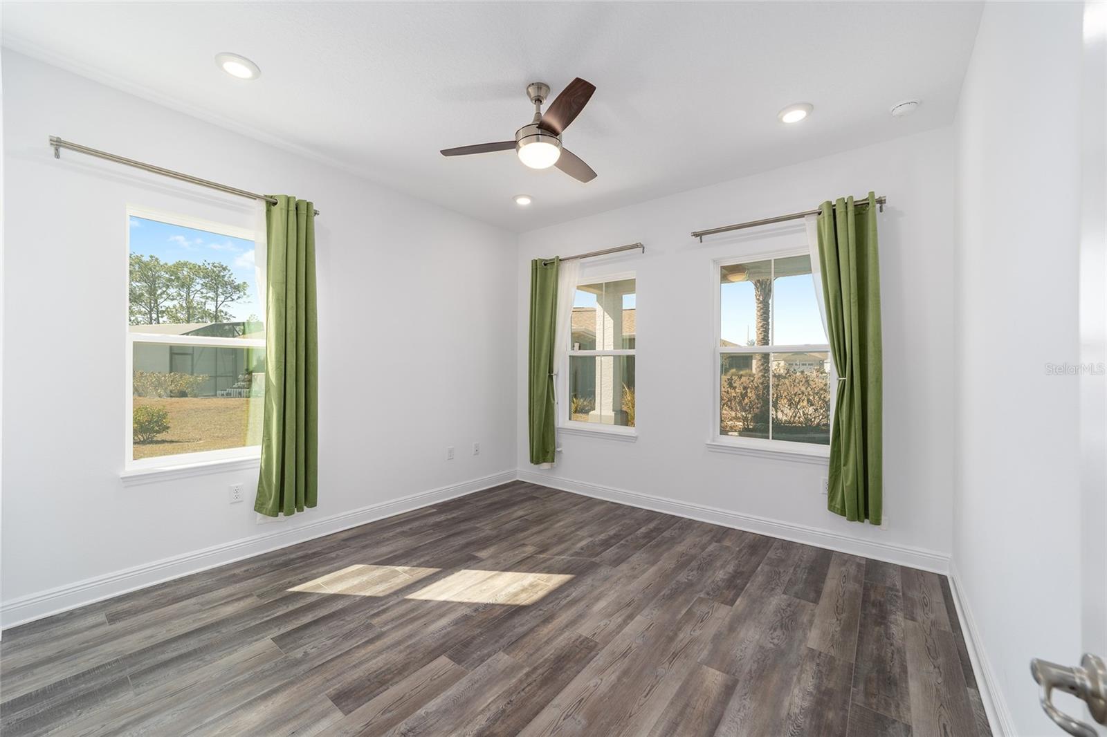 ON TOP OF THE WORLD - Residential