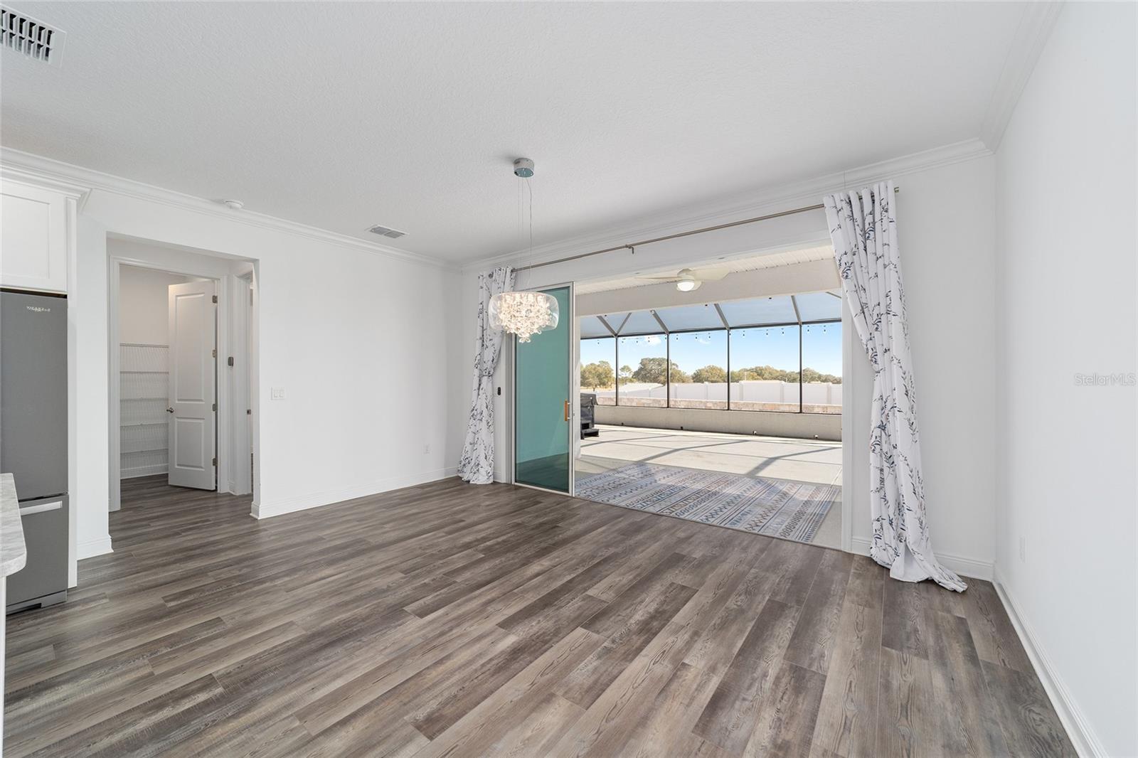 ON TOP OF THE WORLD - Residential