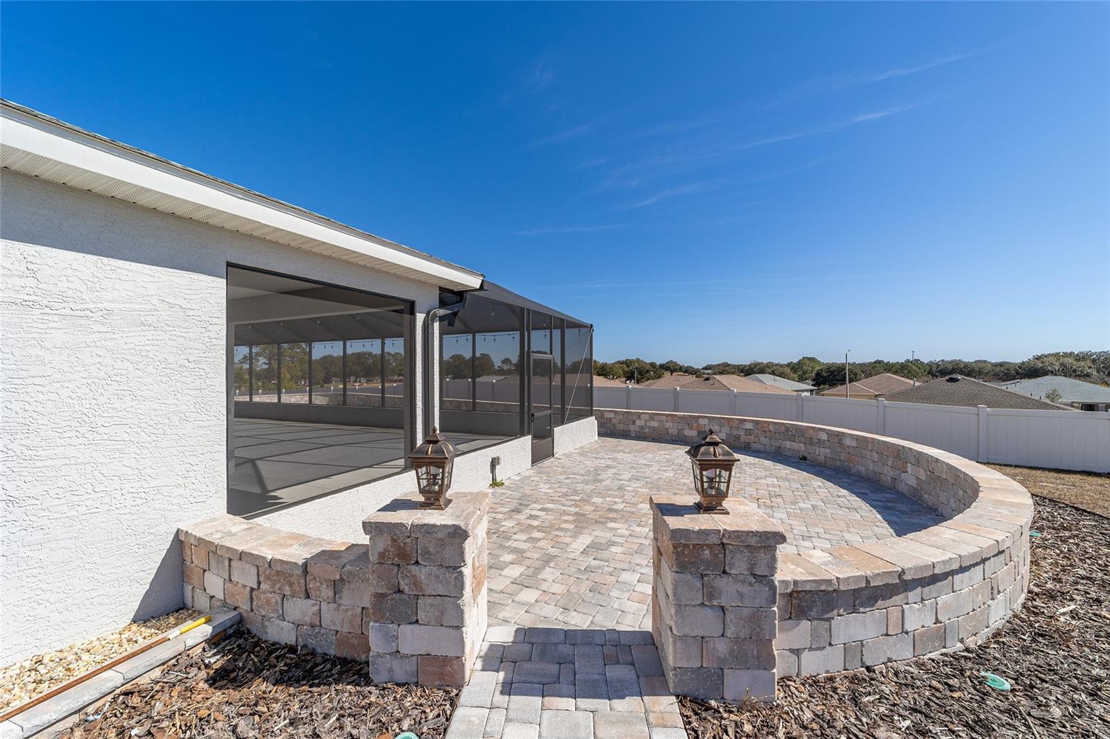 ON TOP OF THE WORLD - Residential