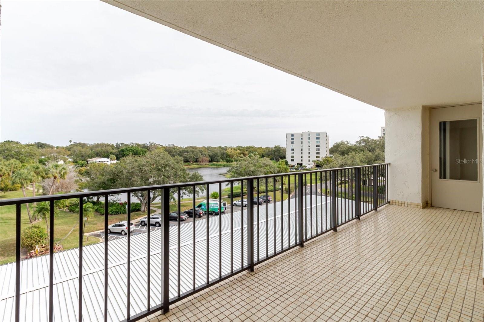 100 OAKMONT LANE 507
