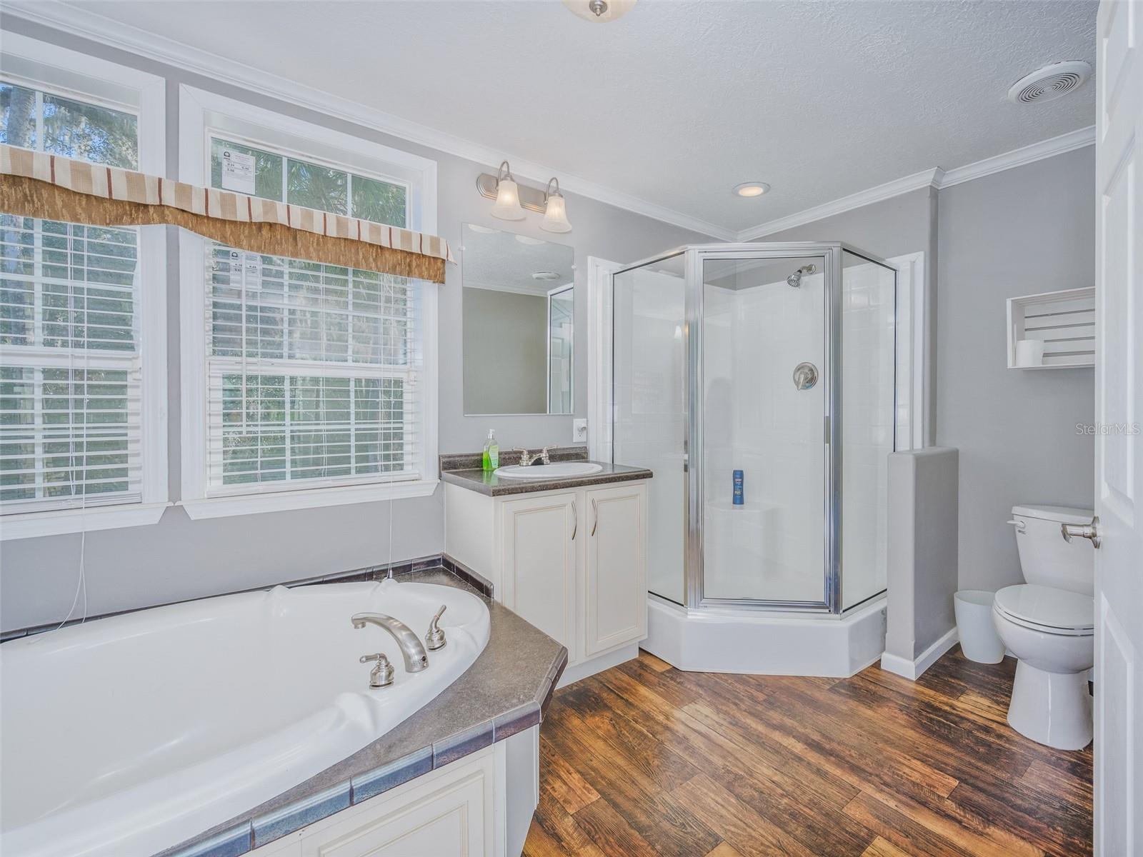 LAKE BRYANT SHORES - Residential