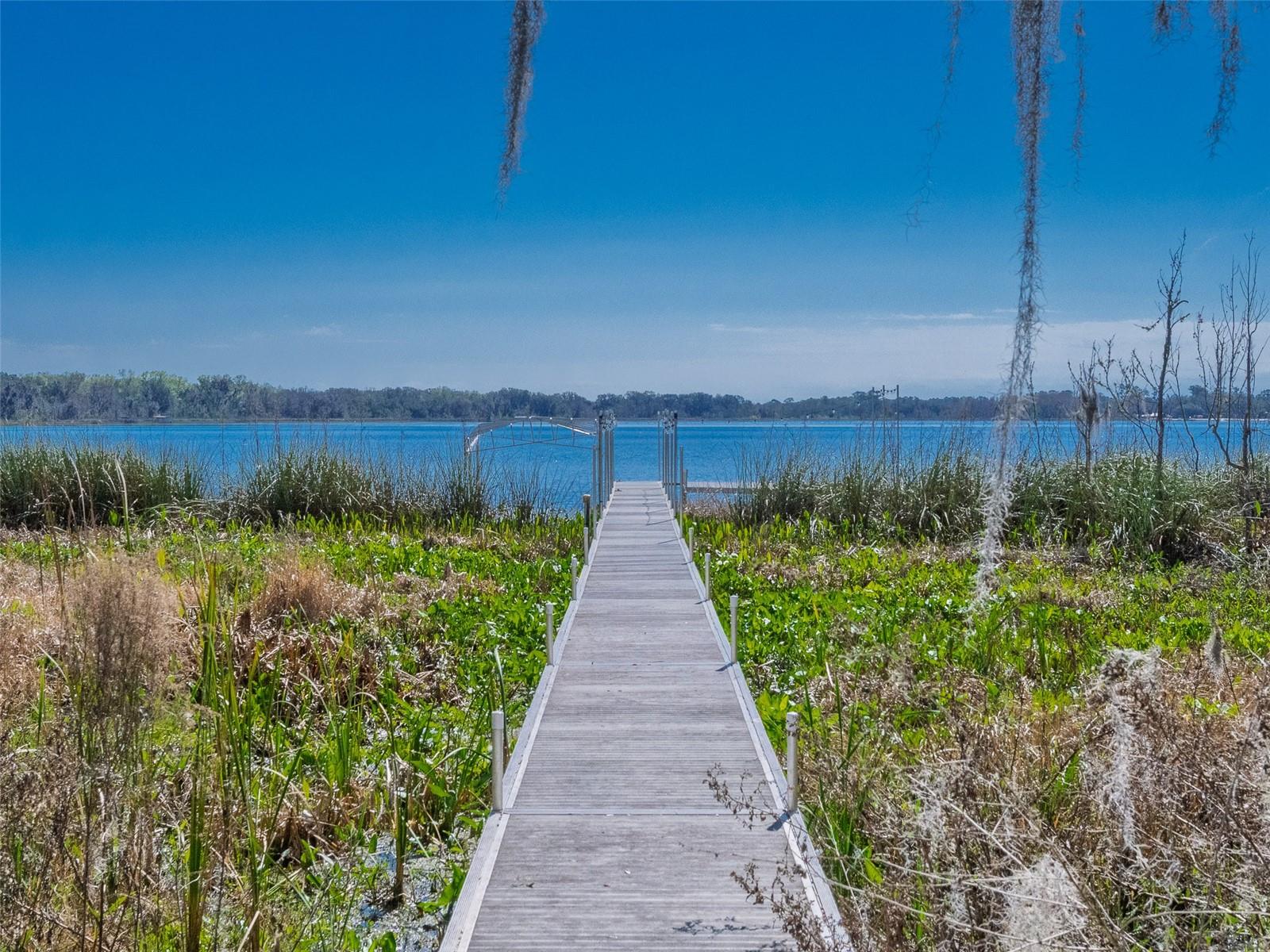LAKE BRYANT SHORES - Residential