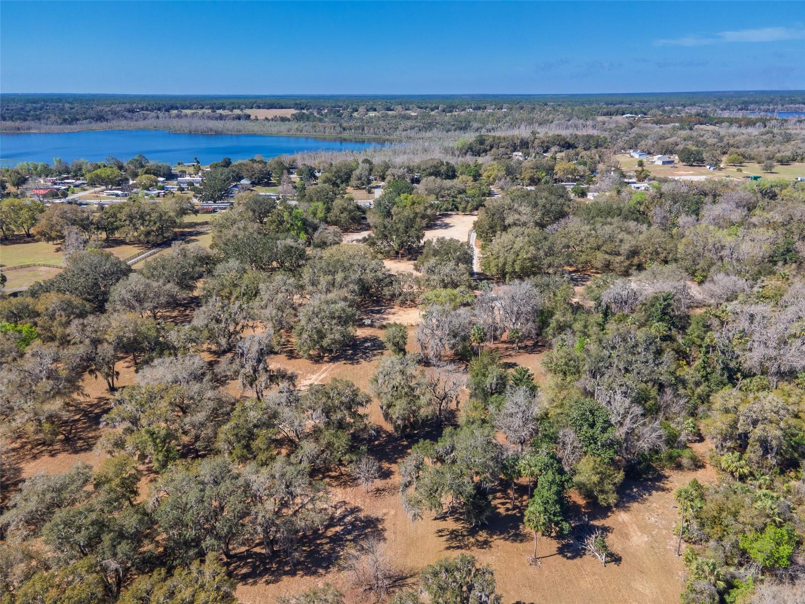 LAKE BRYANT SHORES - Residential