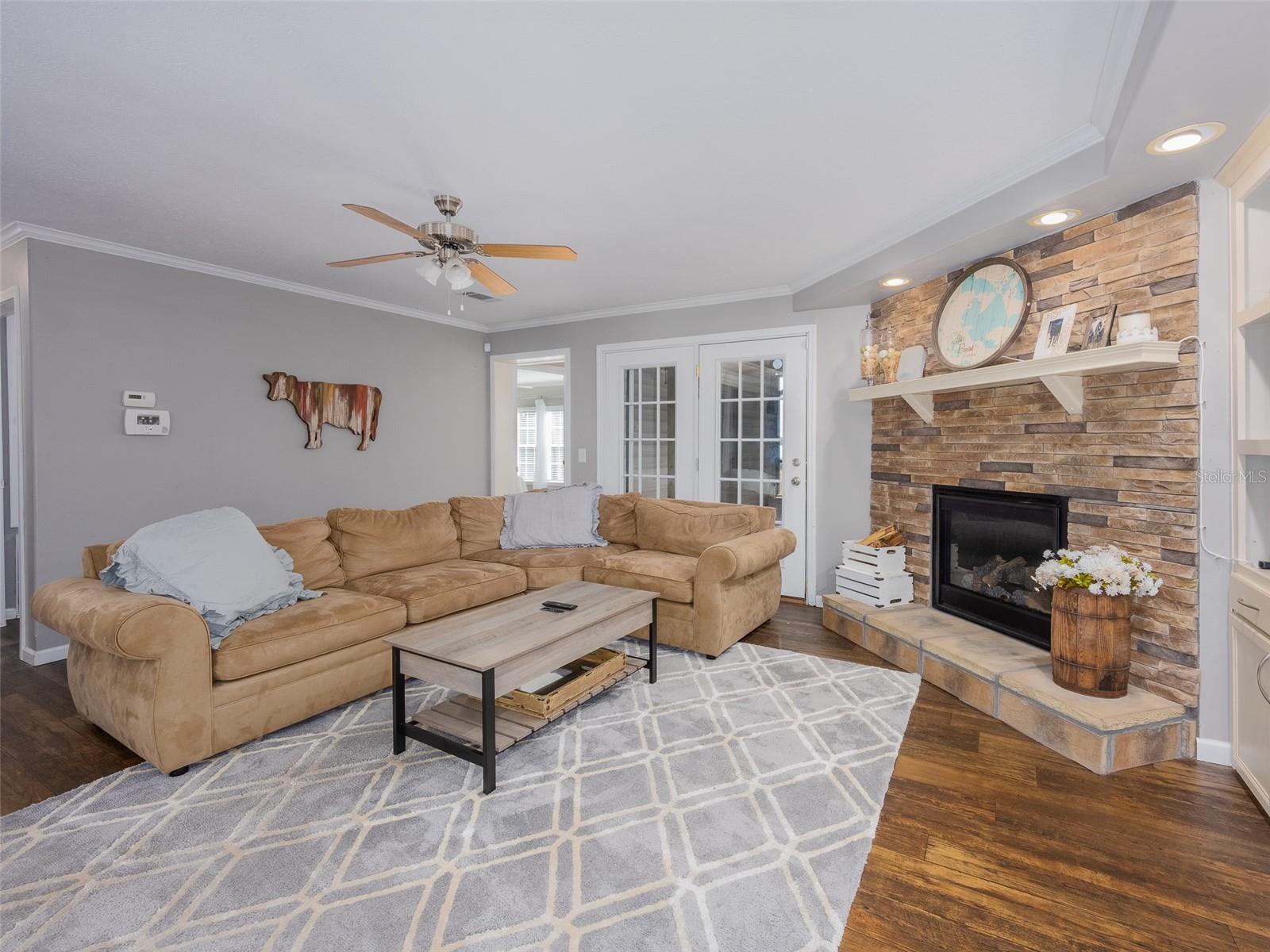 LAKE BRYANT SHORES - Residential