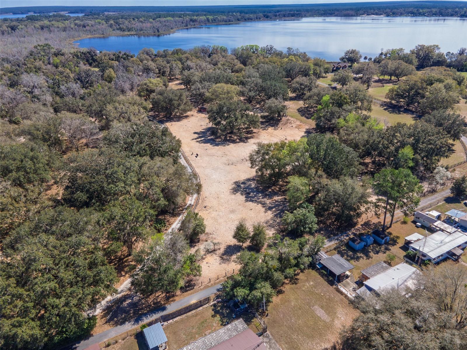 LAKE BRYANT SHORES - Residential