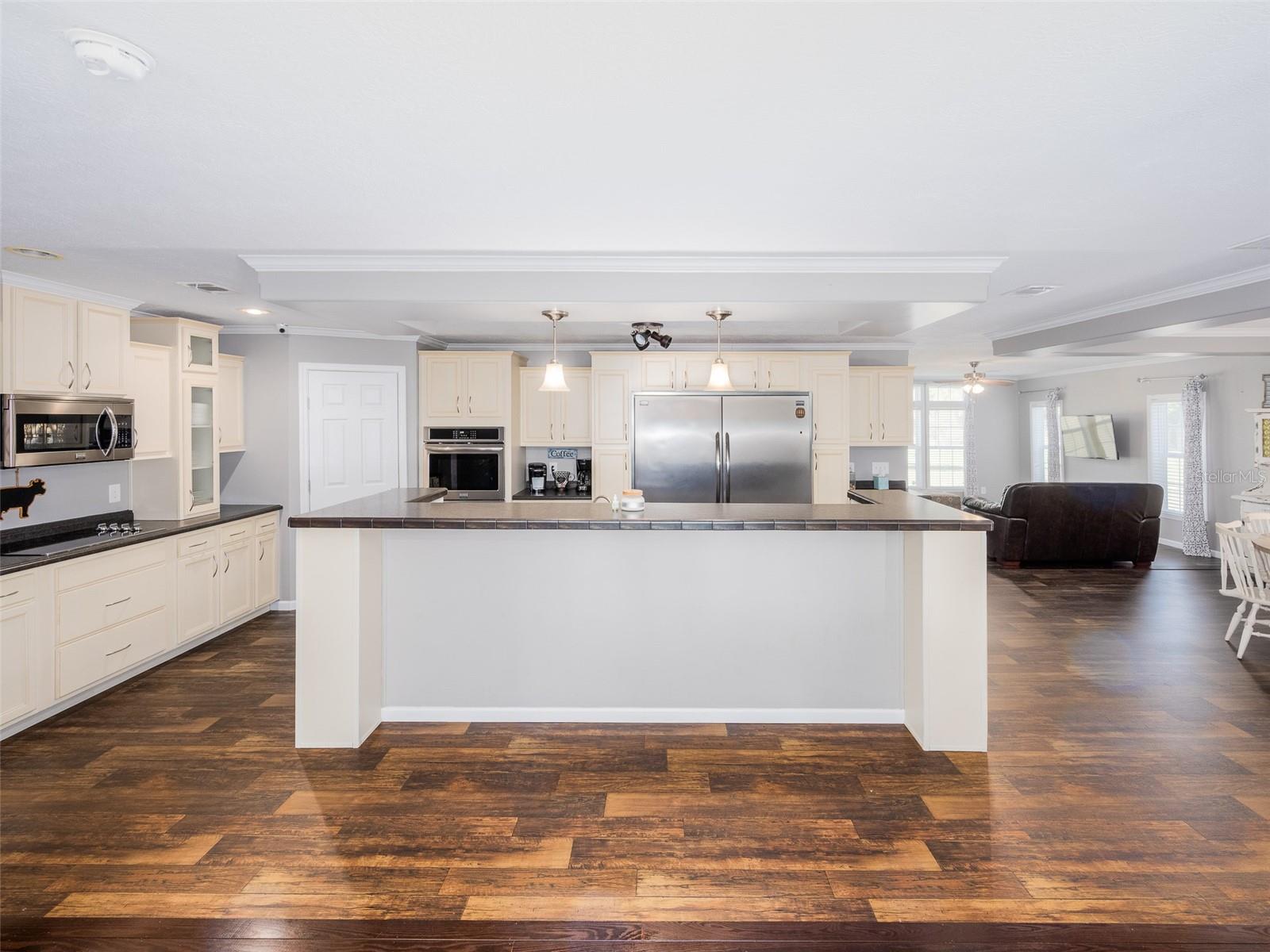 LAKE BRYANT SHORES - Residential