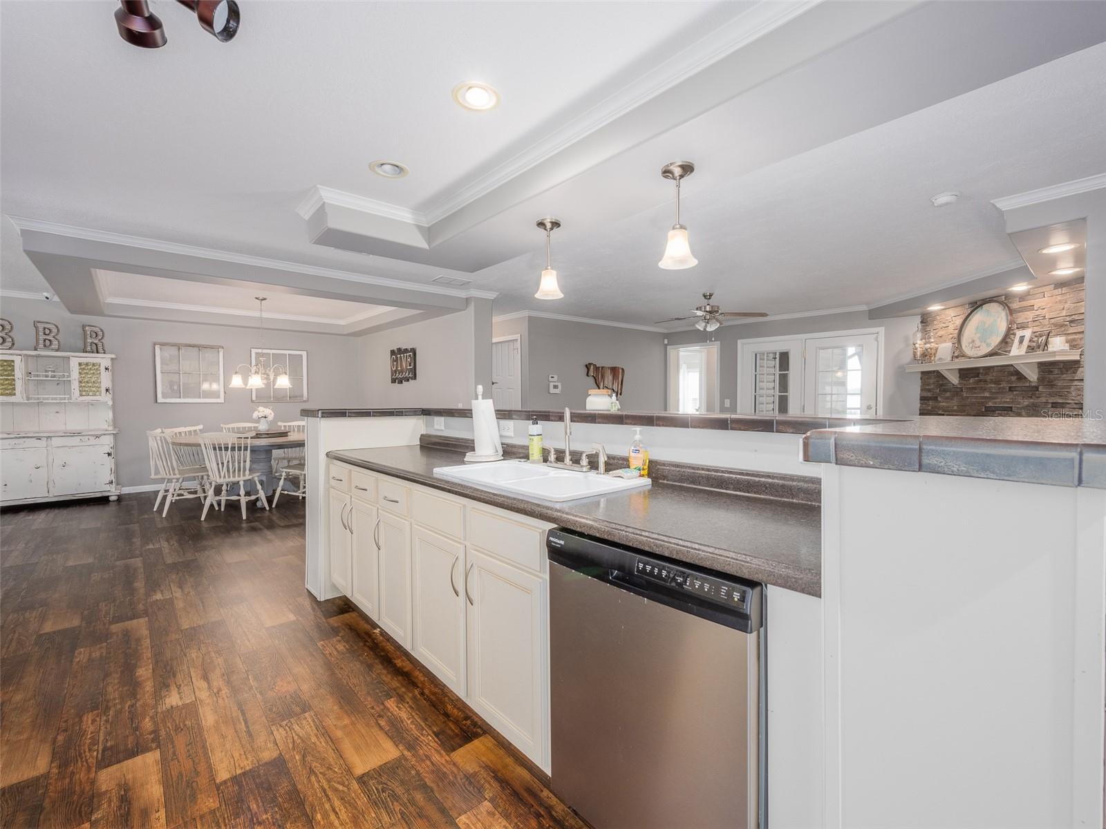 LAKE BRYANT SHORES - Residential