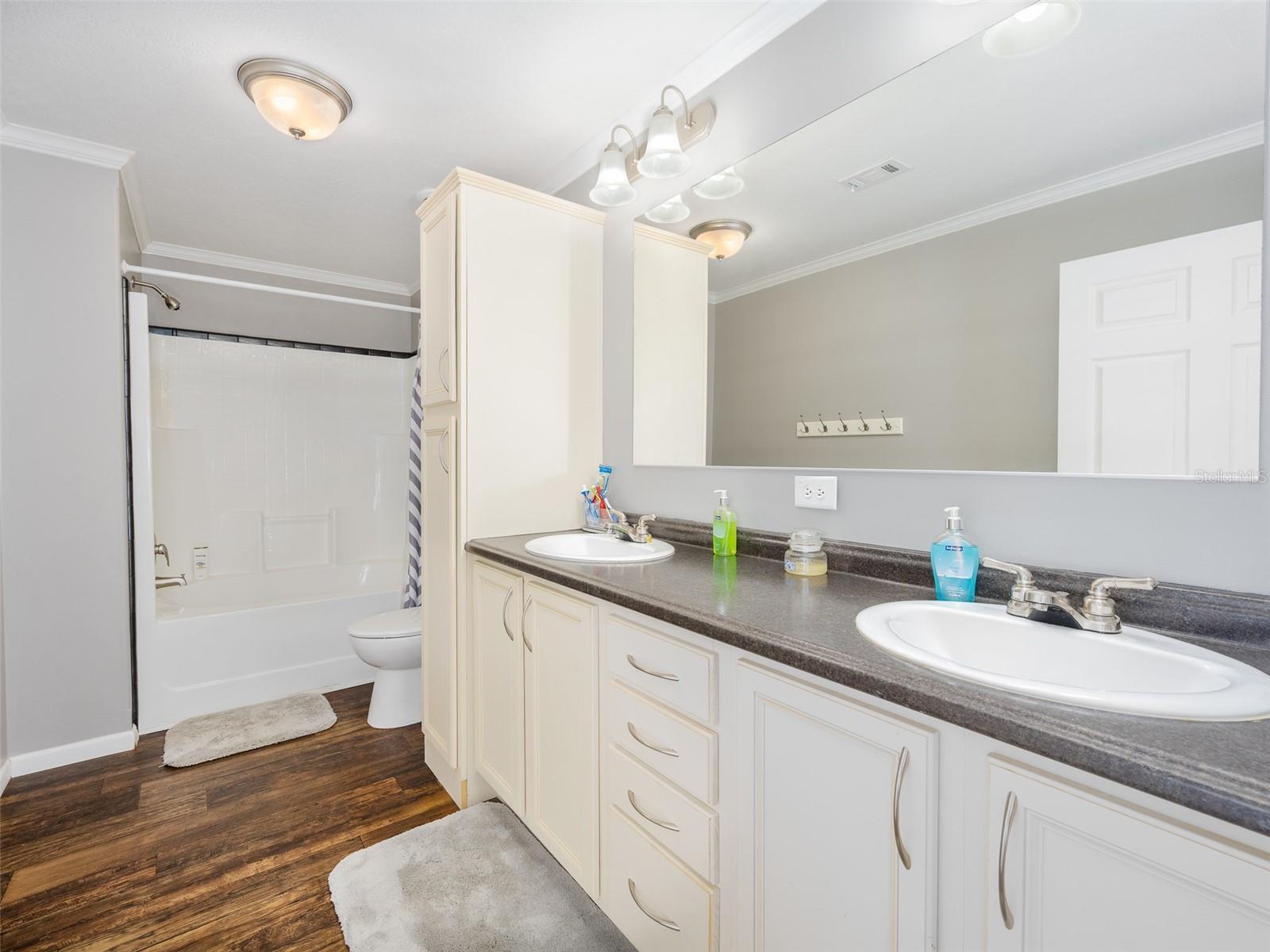 LAKE BRYANT SHORES - Residential