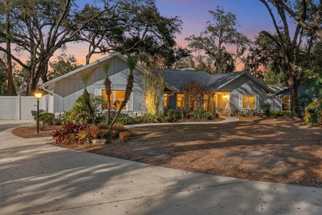 Photo of 1406 Big Oak Court, Brandon, FL 33511 (MLS # TB8479369)