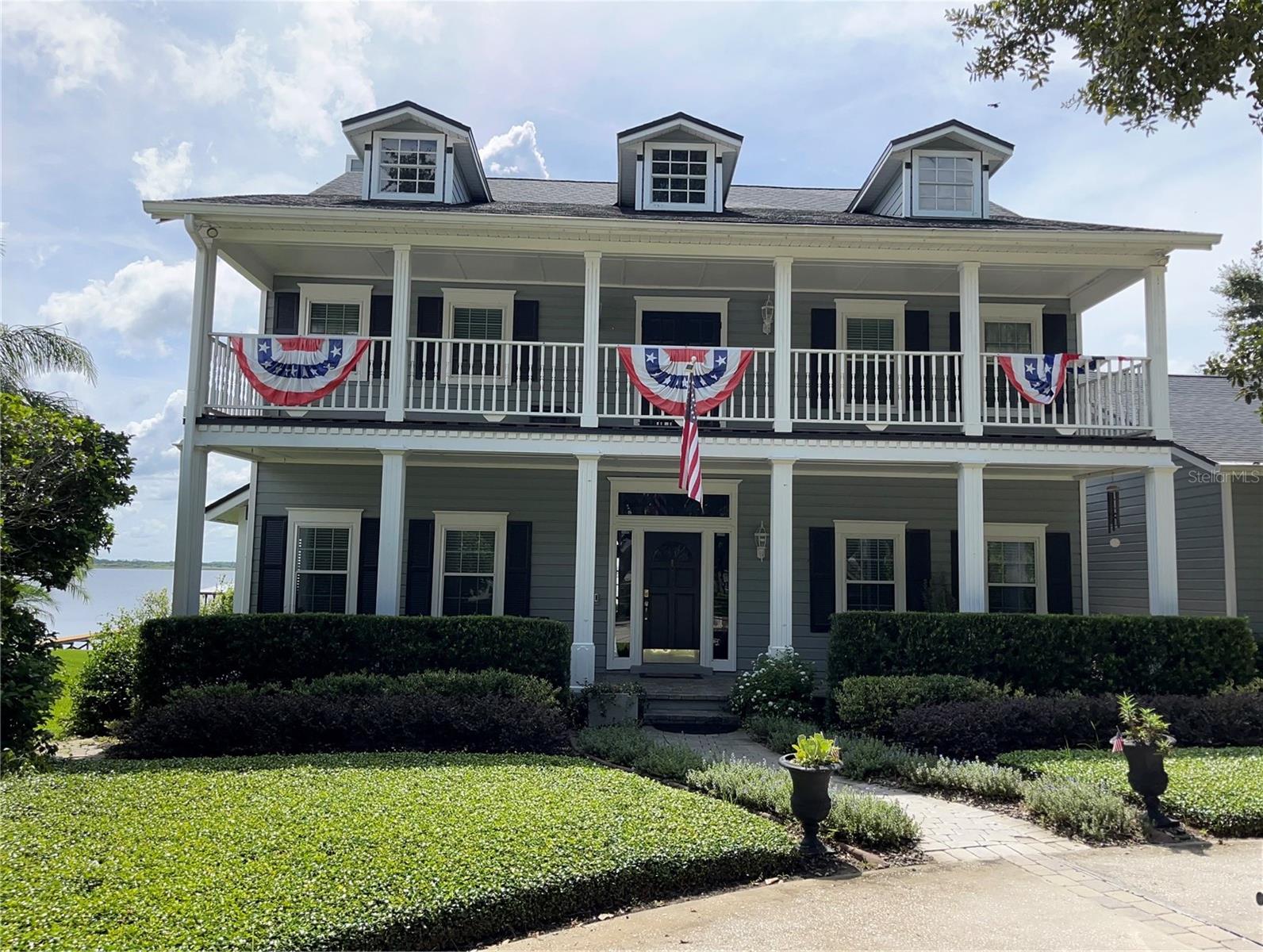 Custom well maintained home in gated Deer Island Community with breath taking views including Fireworks views from Disney and other Central Florida attractions.
Room measurements are estimated.