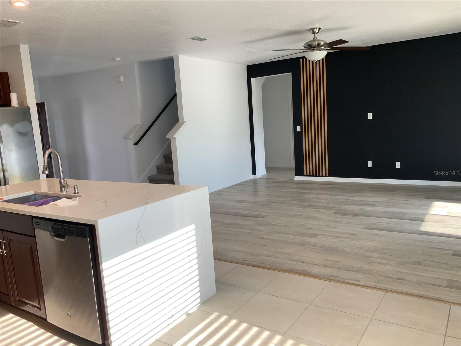 SAWGRASS BAY - Residential