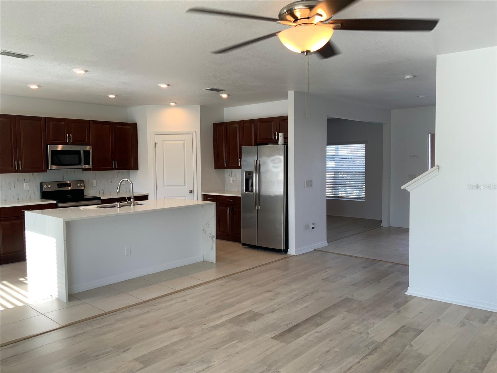 SAWGRASS BAY - Residential