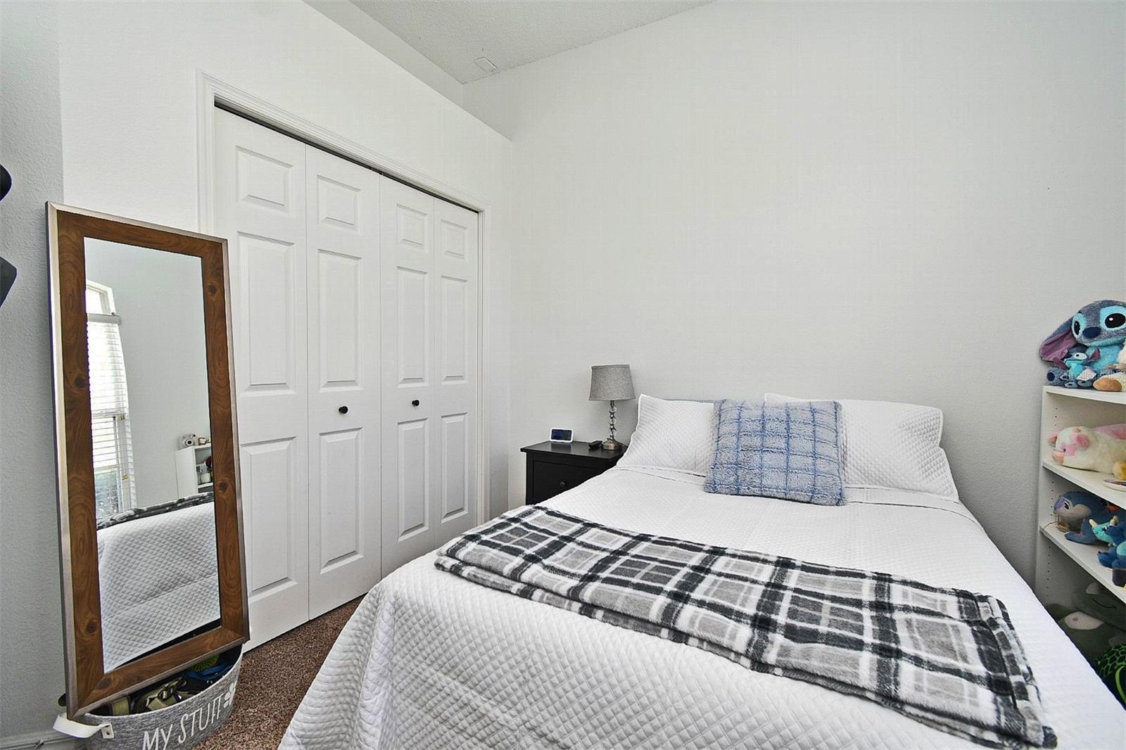 213 TAVESTOCK LOOP