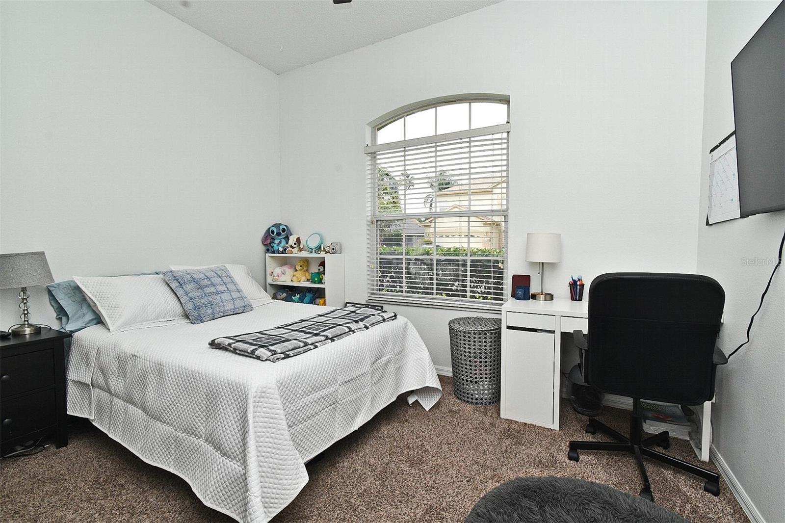 213 TAVESTOCK LOOP