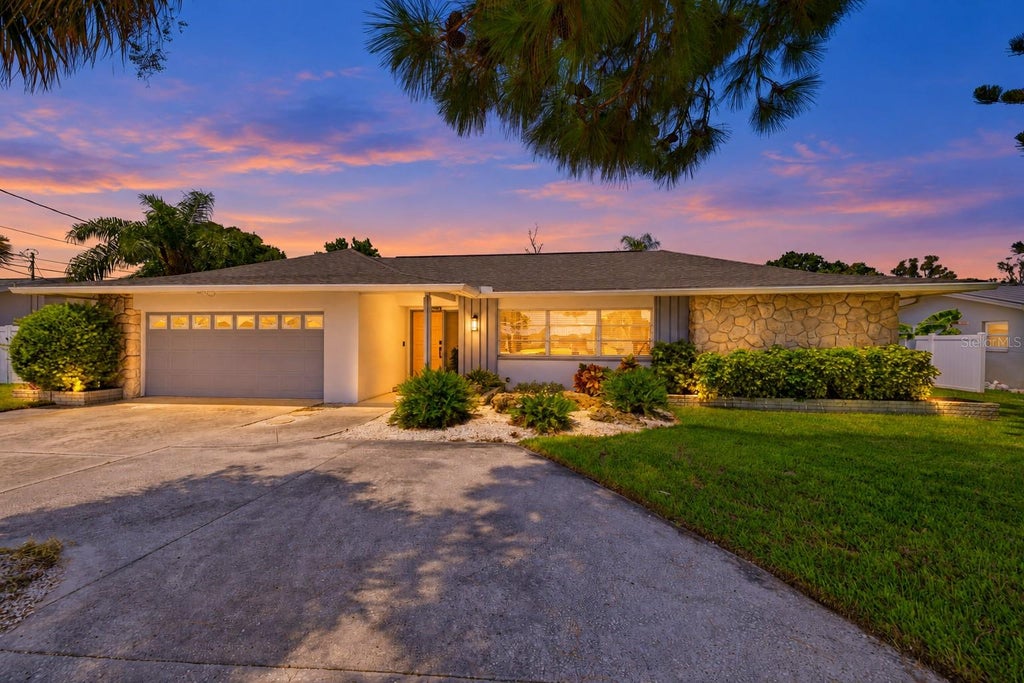 Photo of 9542 Oakhurst Road, Seminole, FL 33776 (MLS # TB8557695)
