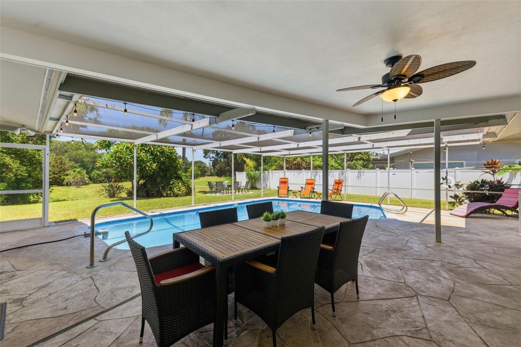 Photo of 9542 Oakhurst Road, Seminole, FL 33776 (MLS # TB8557695)