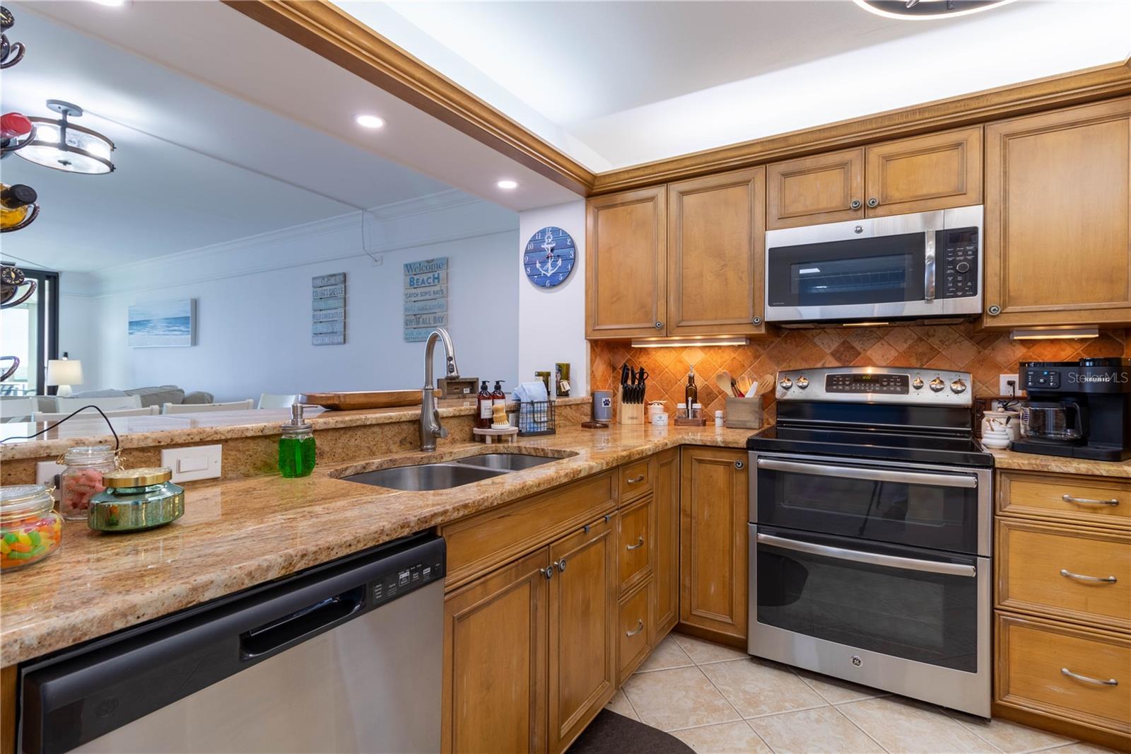 4253 BAY BEACH LANE G2