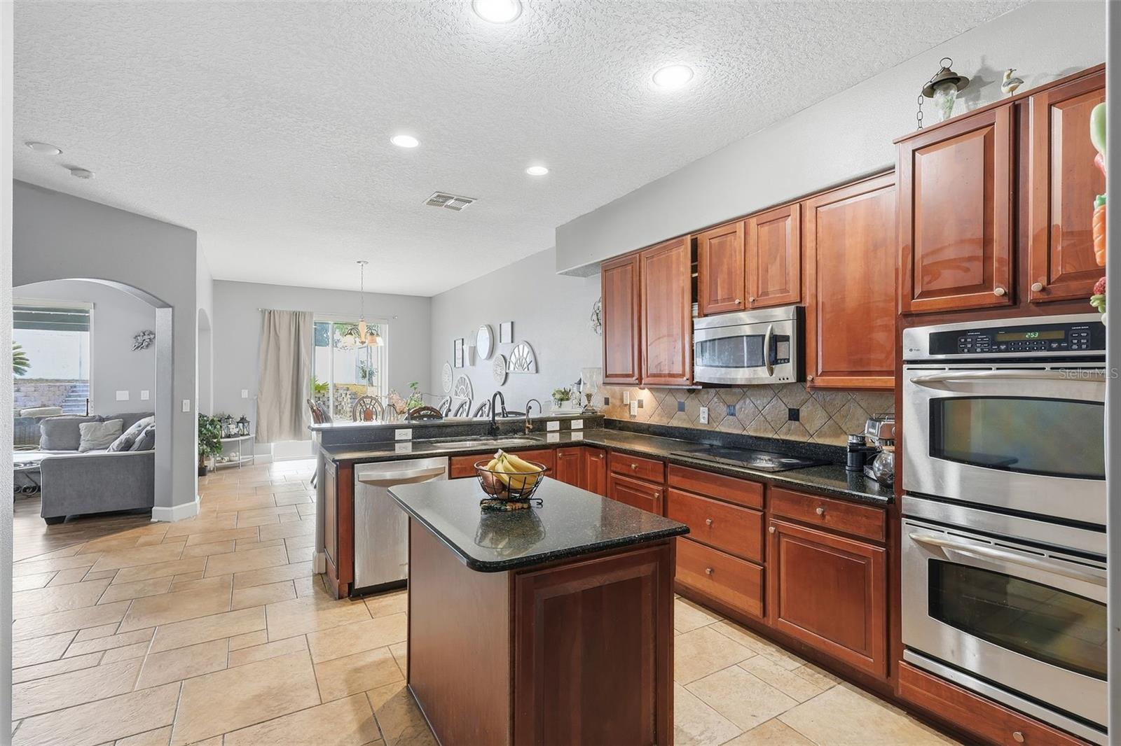 STONEYBROOK HILLS 18 - Residential