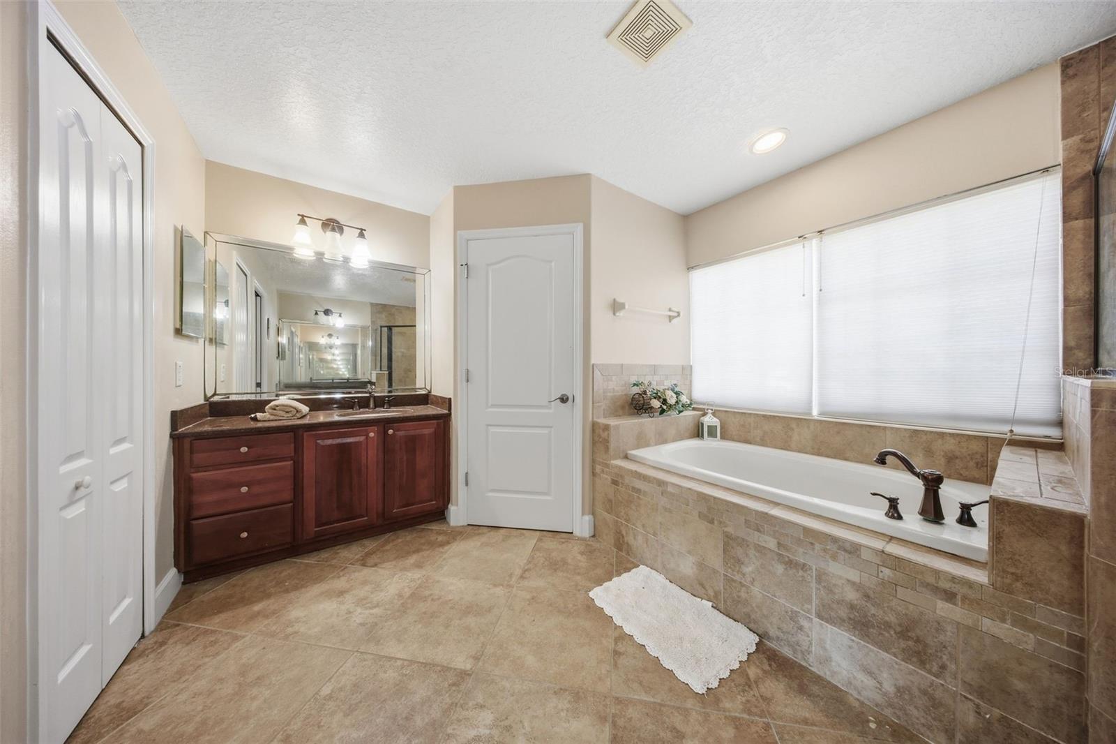 STONEYBROOK HILLS 18 - Residential