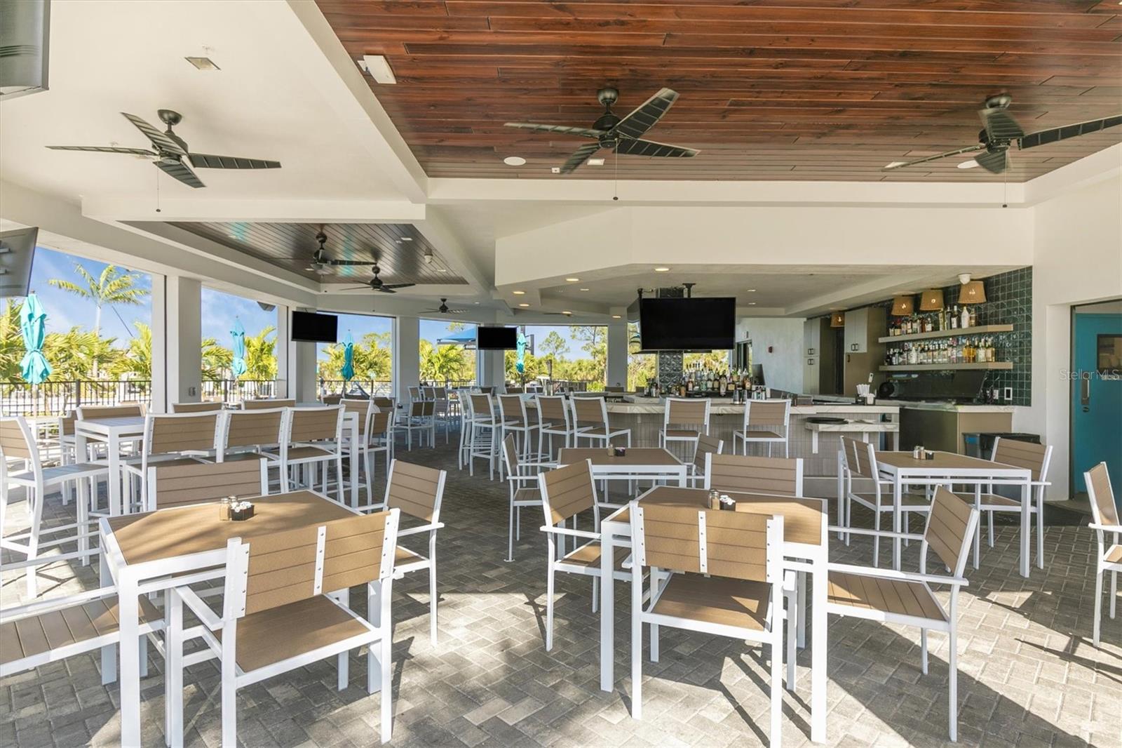 WELLEN PARK GOLF & COUNTRY CLUB - Residential