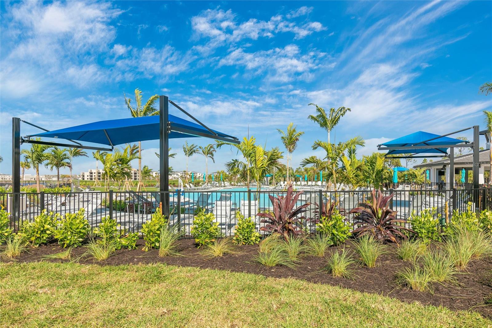WELLEN PARK GOLF & COUNTRY CLUB - Residential