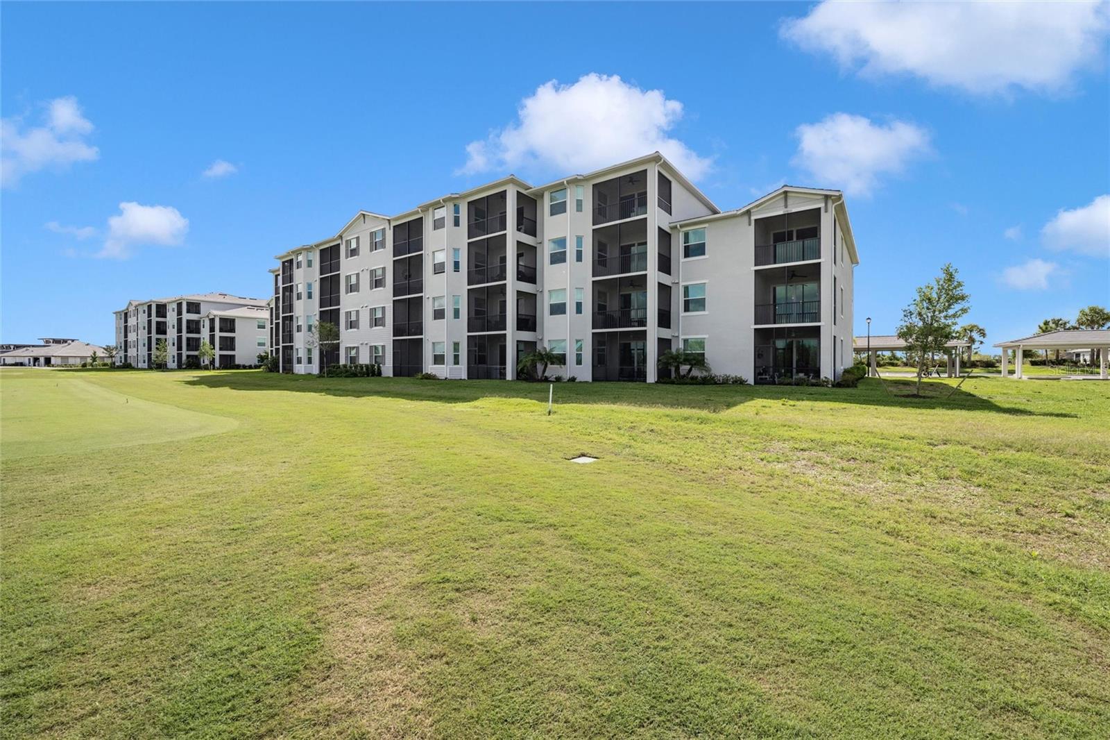 WELLEN PARK GOLF & COUNTRY CLUB - Residential