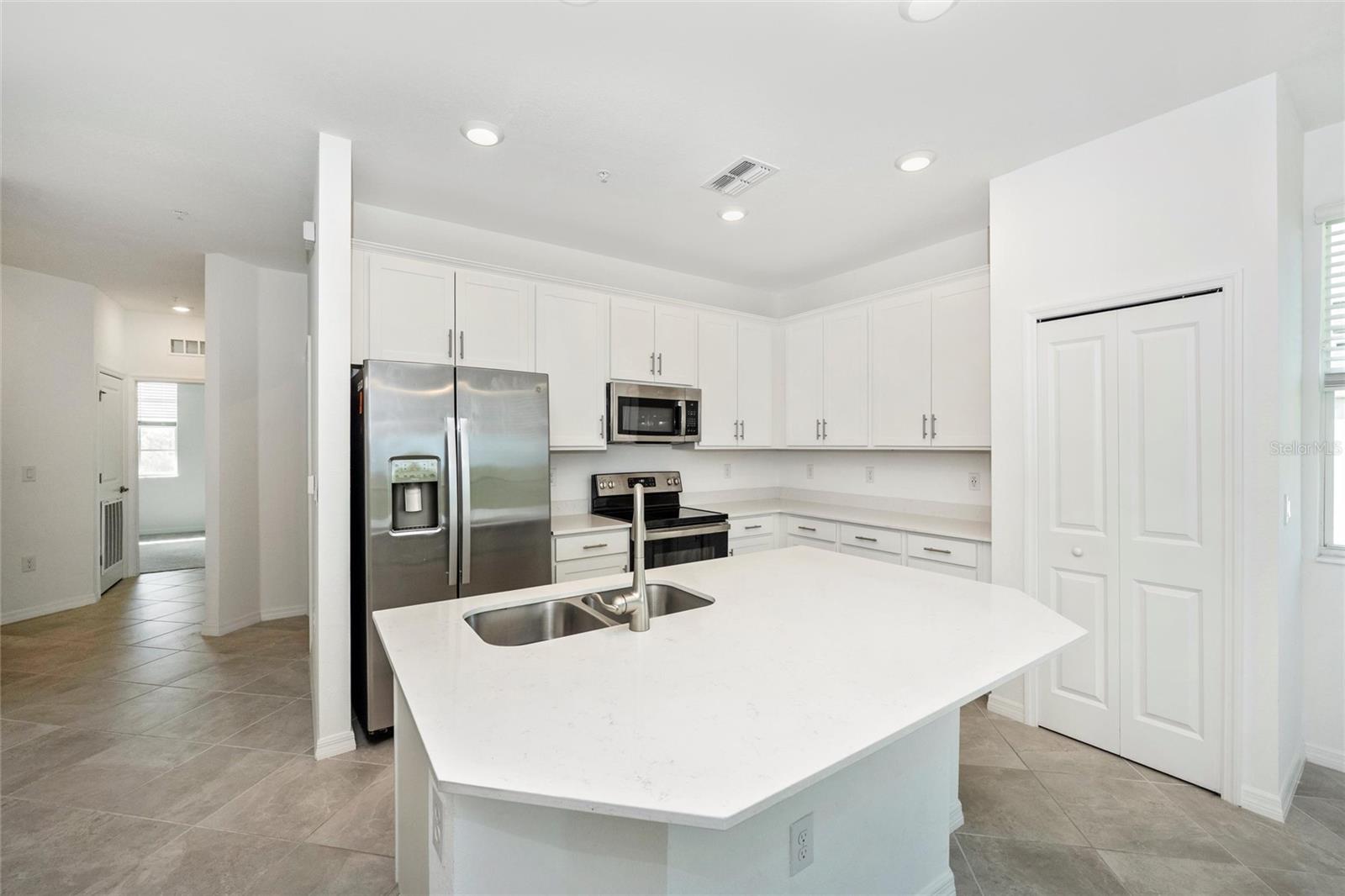 WELLEN PARK GOLF & COUNTRY CLUB - Residential