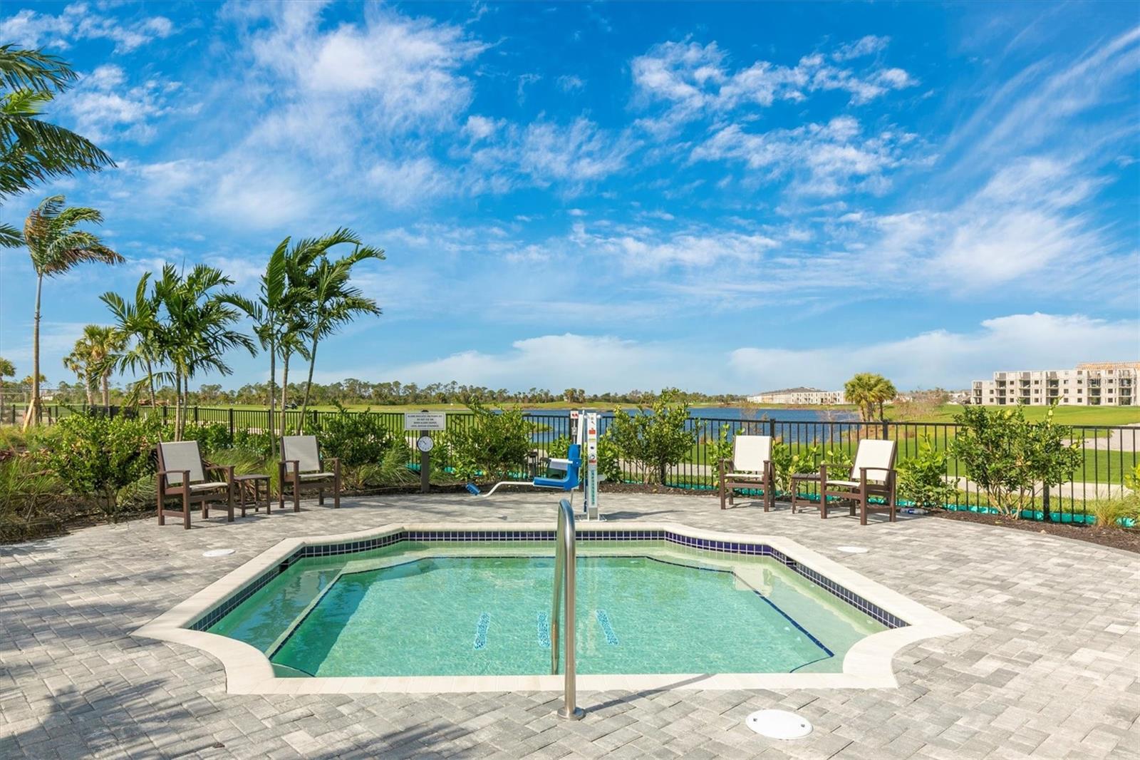 WELLEN PARK GOLF & COUNTRY CLUB - Residential