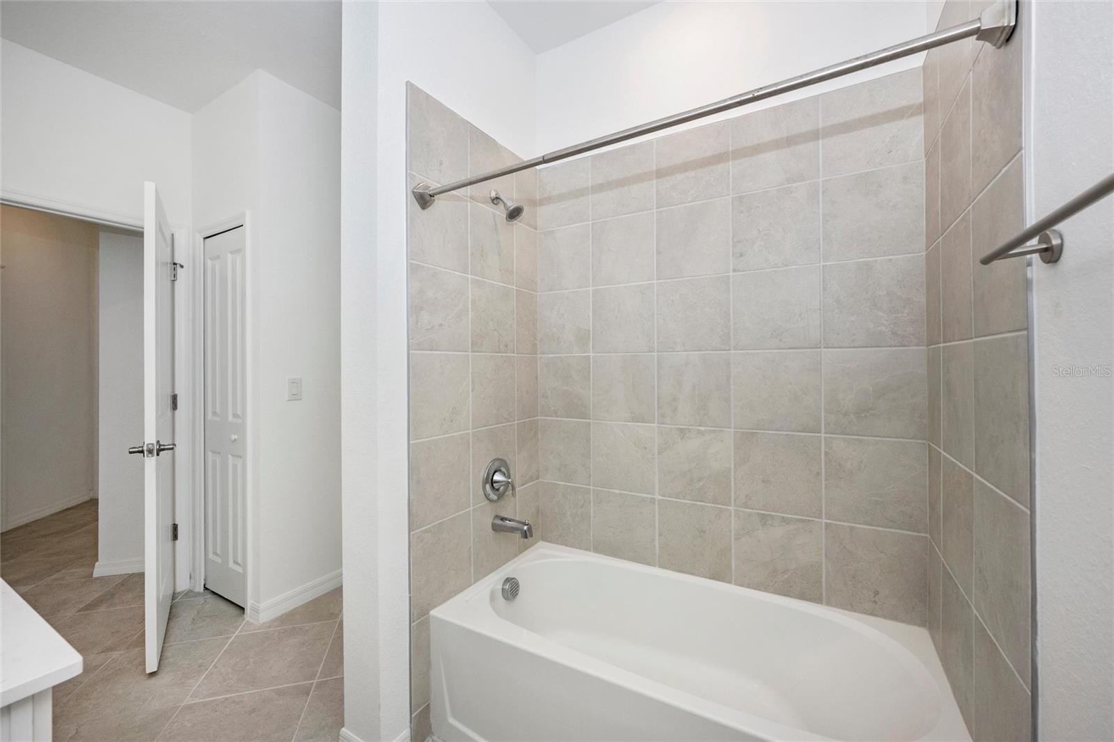 WELLEN PARK GOLF & COUNTRY CLUB - Residential