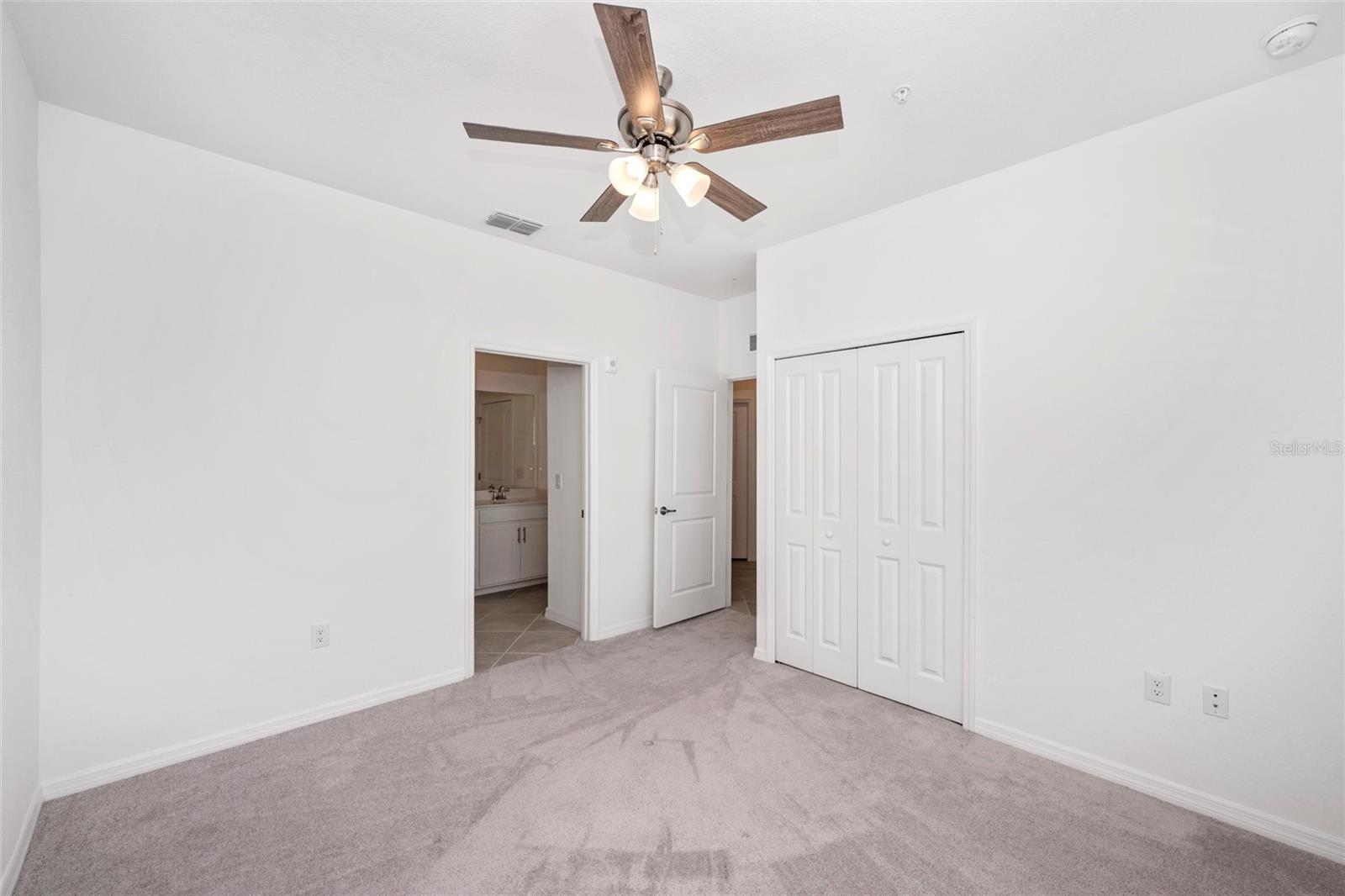 WELLEN PARK GOLF & COUNTRY CLUB - Residential