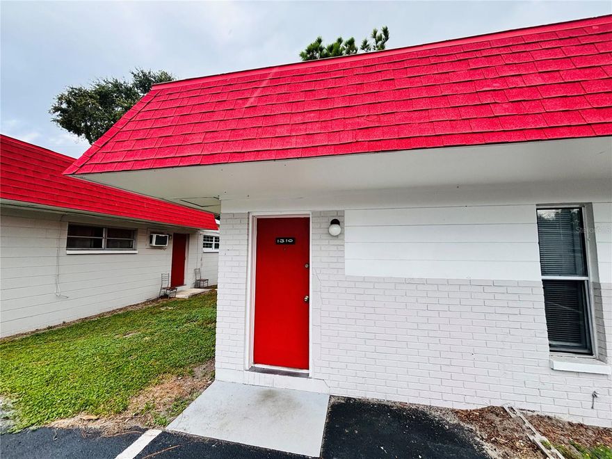 Welcome to the Lexington Court community. A peaceful, safe, and charming property located about one mile from the University of South Florida, Advent Health Hospital Tampa, Haley VA Medical Center, Moffitt Cancer Center, and Busch Gardens. Property amenities include on-site laundry facilities with brand-new machines, secured access with fully functional gates, and an open-concept layout with plenty of privacy and shared community space. Enjoy our community barbecue and picnic tables. A monthly fee of $75 covers water/sewer/trash collection, and $75 covers TV, cable, and internet.