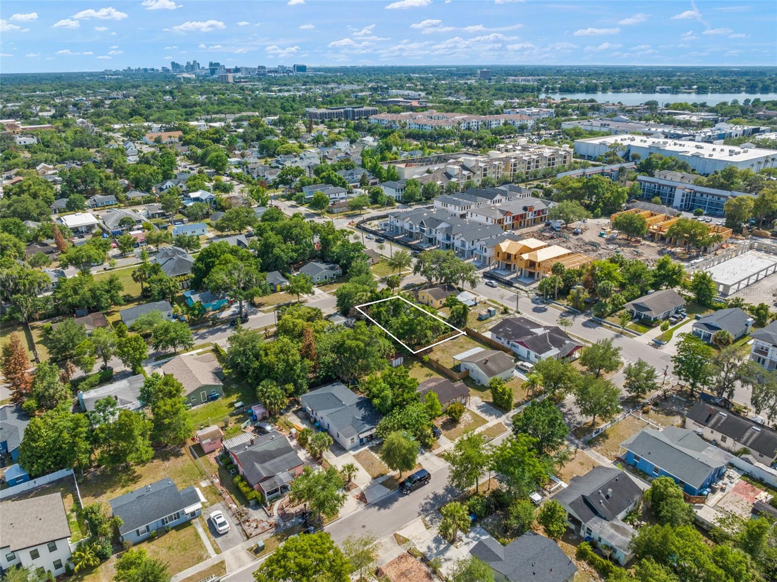 CARVER TOWN - Residential