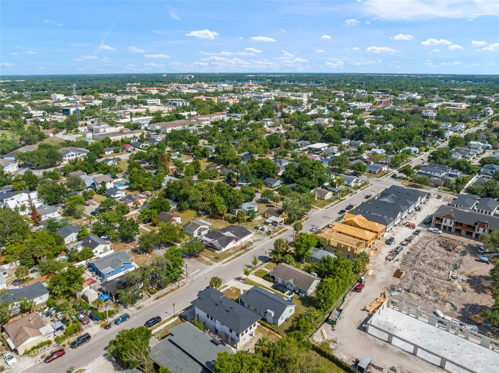 CARVER TOWN - Residential
