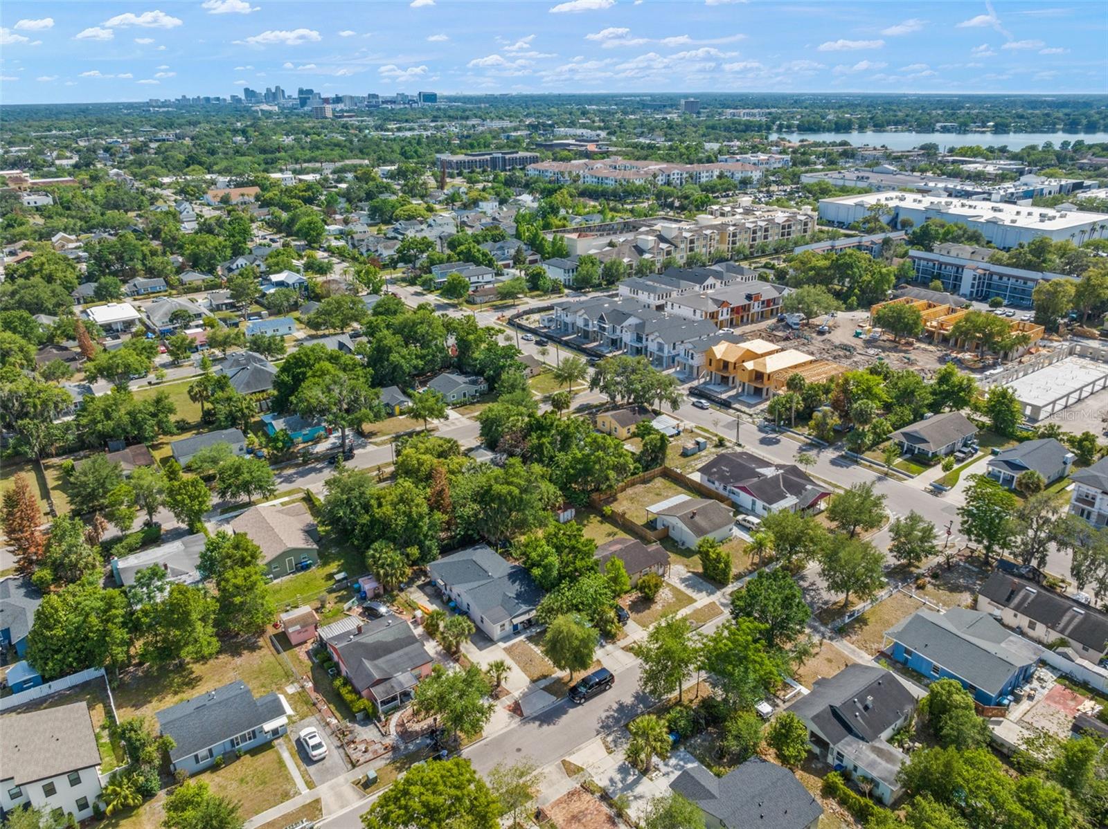CARVER TOWN - Residential